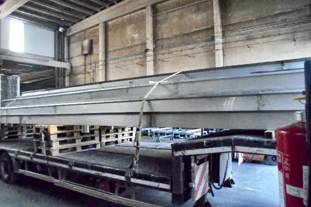 Chéneaux en inox sur un camion